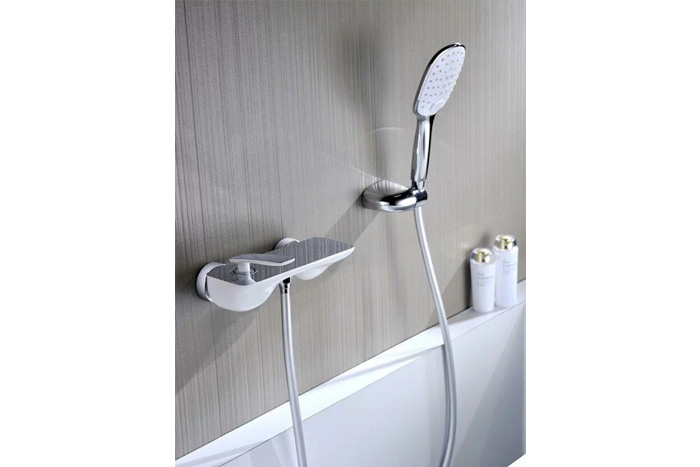 Single lever shower faucet